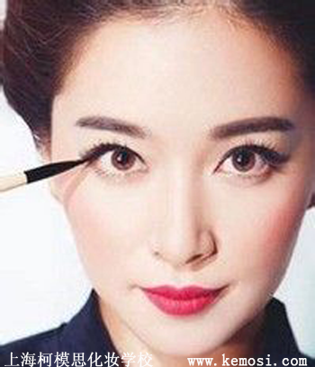 單眼皮如何化眼妝？