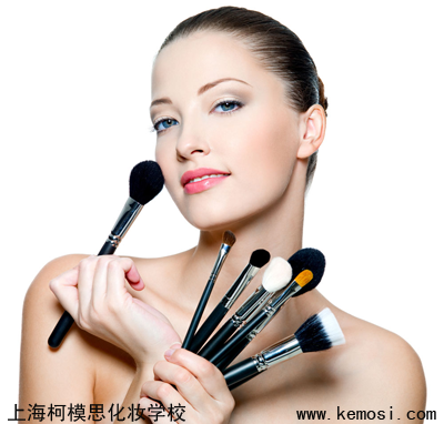 專業(yè)化妝培訓學校教你如何學化妝