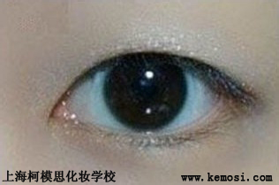 單眼皮女孩化眼妝，其實就是那么簡單，上海柯模思化妝學校
