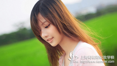 學化妝好不好？有什么好處？之學化妝的好處有很多，比如可以完美自己