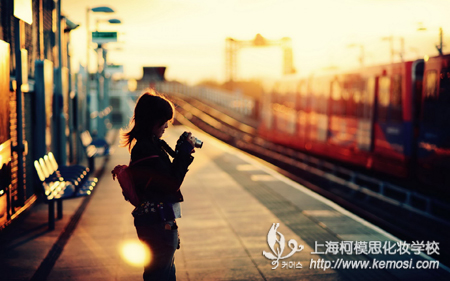 化妝師就業(yè)怎么樣？工資待遇如何？之化妝師就業(yè)前景很好，趁早為自己做一個職業(yè)規(guī)劃吧