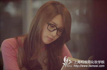 怎樣才能成為化妝師？做化妝師要注意什么？之想成為化妝師，學習和實踐很重要