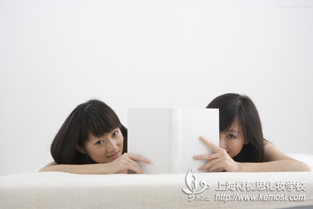 學(xué)化妝最佳年齡是多大？結(jié)婚了可以學(xué)化妝嗎？之學(xué)化妝是沒有年齡限制的