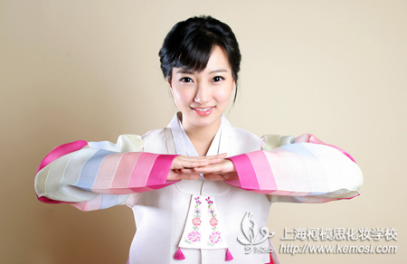 學化妝有什么好處？去哪里學好？之學化妝很好，選擇去專業的化妝學校學習會更加好