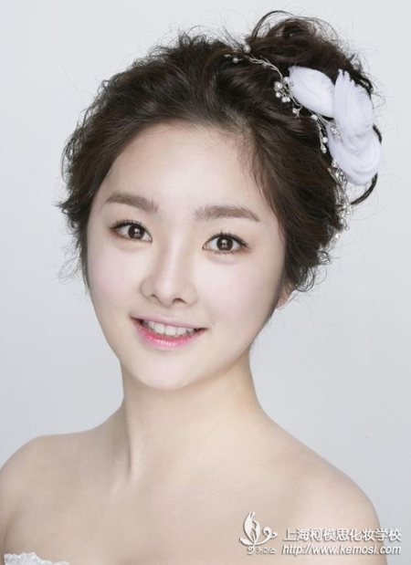 未滿18歲可以學化妝嗎？多大適合學化妝？之趁年輕學化妝是很明智的選擇