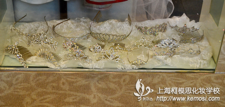 頭飾項(xiàng)鏈等飾品