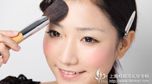 日系甜美復古妝上海柯模思化妝學校