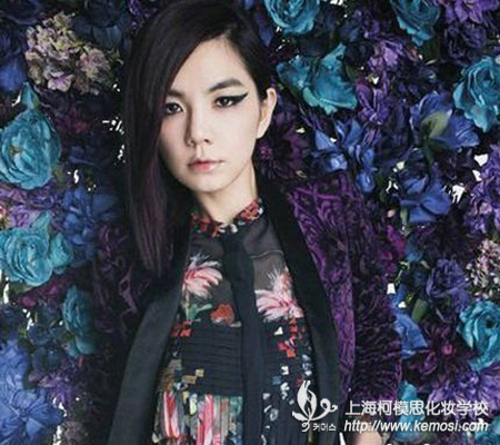 從時尚明星們的搭配，看2013秋冬彩妝流行色之Ella陳嘉樺