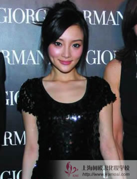 晚宴怎么化妝？跟明星學(xué)晚宴妝的化妝小技巧