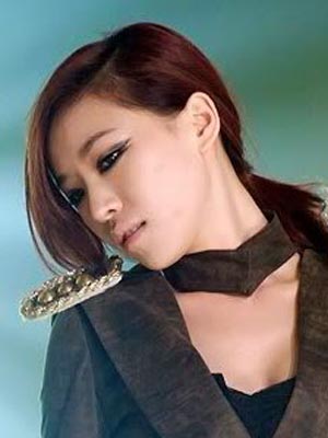 秋冬季節(jié)流行什么妝容?性感煙熏妝助你搶鏡