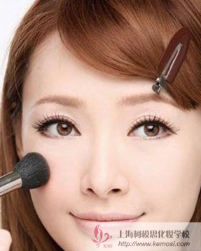 方形臉如何化妝?柯模思教你方形臉女生化妝步驟