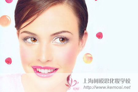9大彩妝亮點(diǎn) 愈簡單愈迷人
