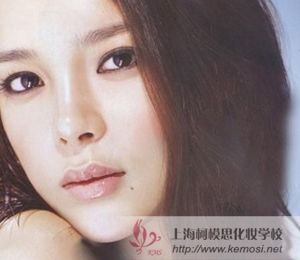 9個你不知道的輕松搞定的彩妝技巧