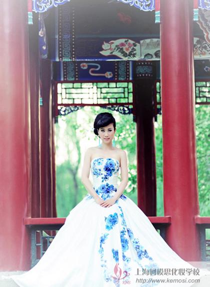 芙蓉姐姐清華大學秀身段 著青花瓷禮服演藝古典出水芙蓉