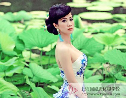 芙蓉姐姐清華大學秀身段 著青花瓷禮服演藝古典出水芙蓉
