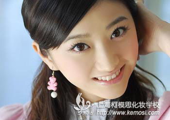 學(xué)化妝課程有哪些？怎樣選擇適合自己的化妝課程？（一）