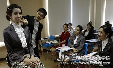 周末學化妝怎么樣？做兼職化妝師能掙錢嗎？