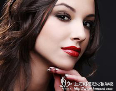 女孩子學(xué)什么專業(yè)好？學(xué)化妝好不好?（一）