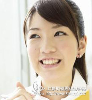 我要學化妝，學化妝哪里好？上海學化妝好嗎？