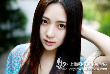 學(xué)化妝多少錢(qián)？學(xué)成之后能掙回學(xué)費(fèi)嗎？ 