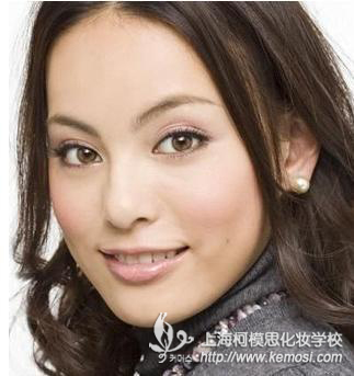 年會怎么化妝好看？柯模思教你化妝，成為年會焦點（一）