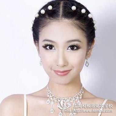 學化妝視頻有哪些？視頻學化妝能學會嗎？