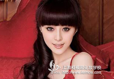 女孩子學(xué)化妝好不好？