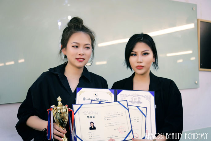 化妝班學員畢業