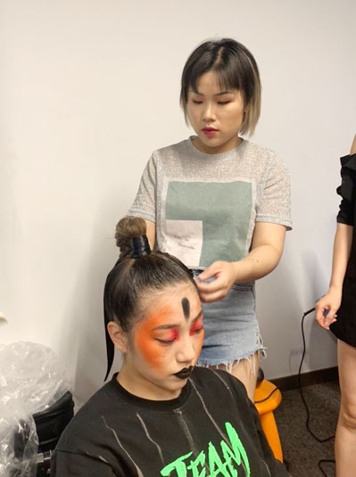 柯模思化妝班學(xué)員線下實踐