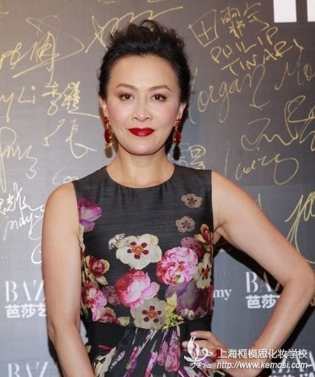 唇妝怎么畫(huà)？什么樣的女生適合畫(huà)大紅唇呢？之劉嘉玲