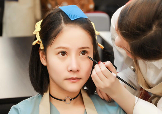 學(xué)化妝