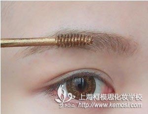 如何化裸妝_化裸妝步驟