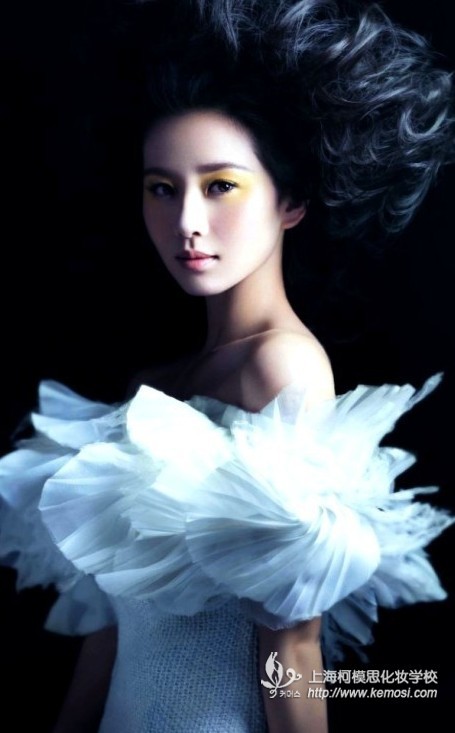 化淡妝劉詩詩上海柯模思化妝學(xué)校