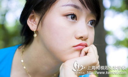 女孩子學什么最吃香?學化妝怎么樣?