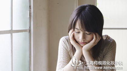 我想學化妝，新手學化妝容易嗎？